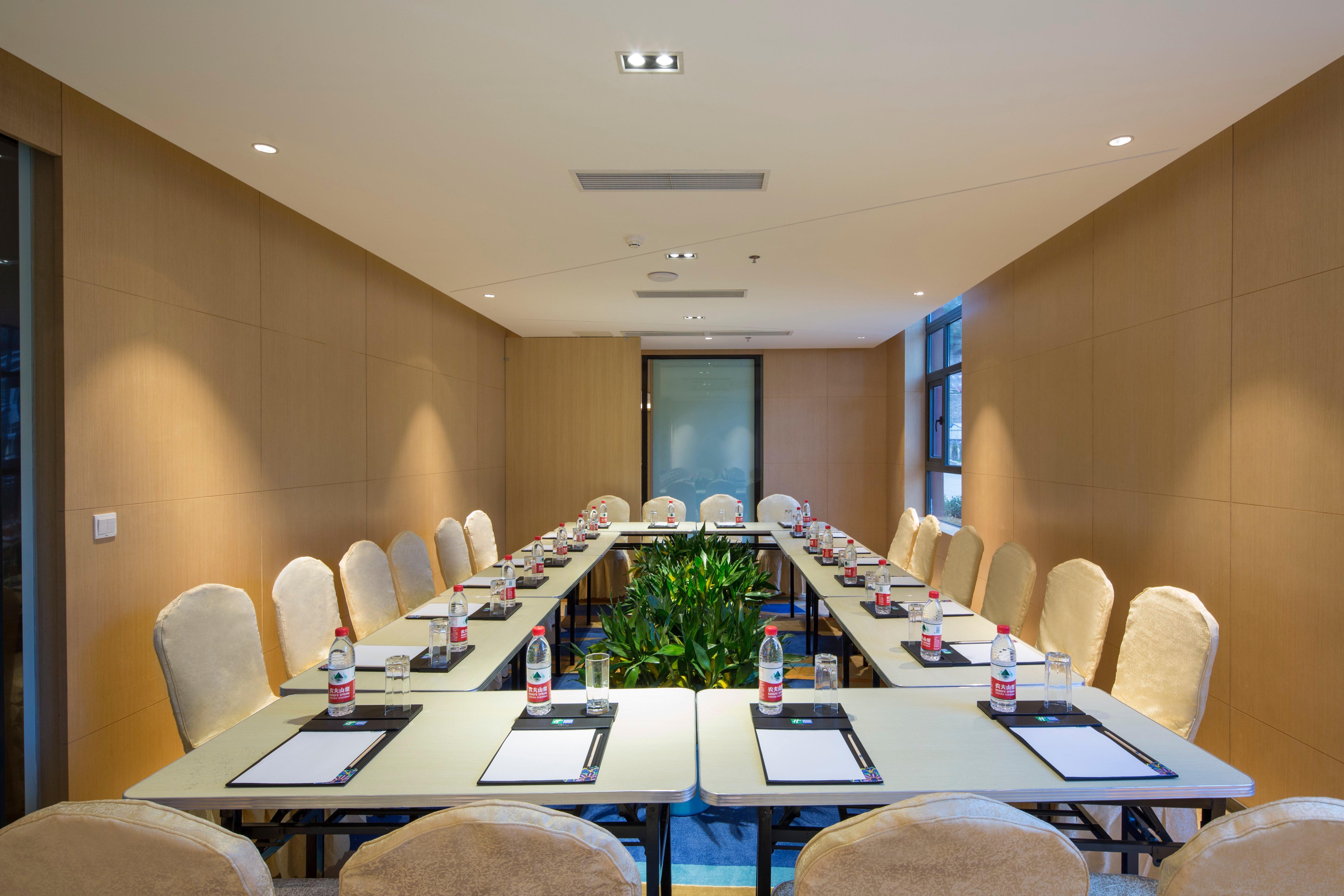 Holiday Inn Express Daocheng Yading, An Ihg Hotel Bagian luar foto