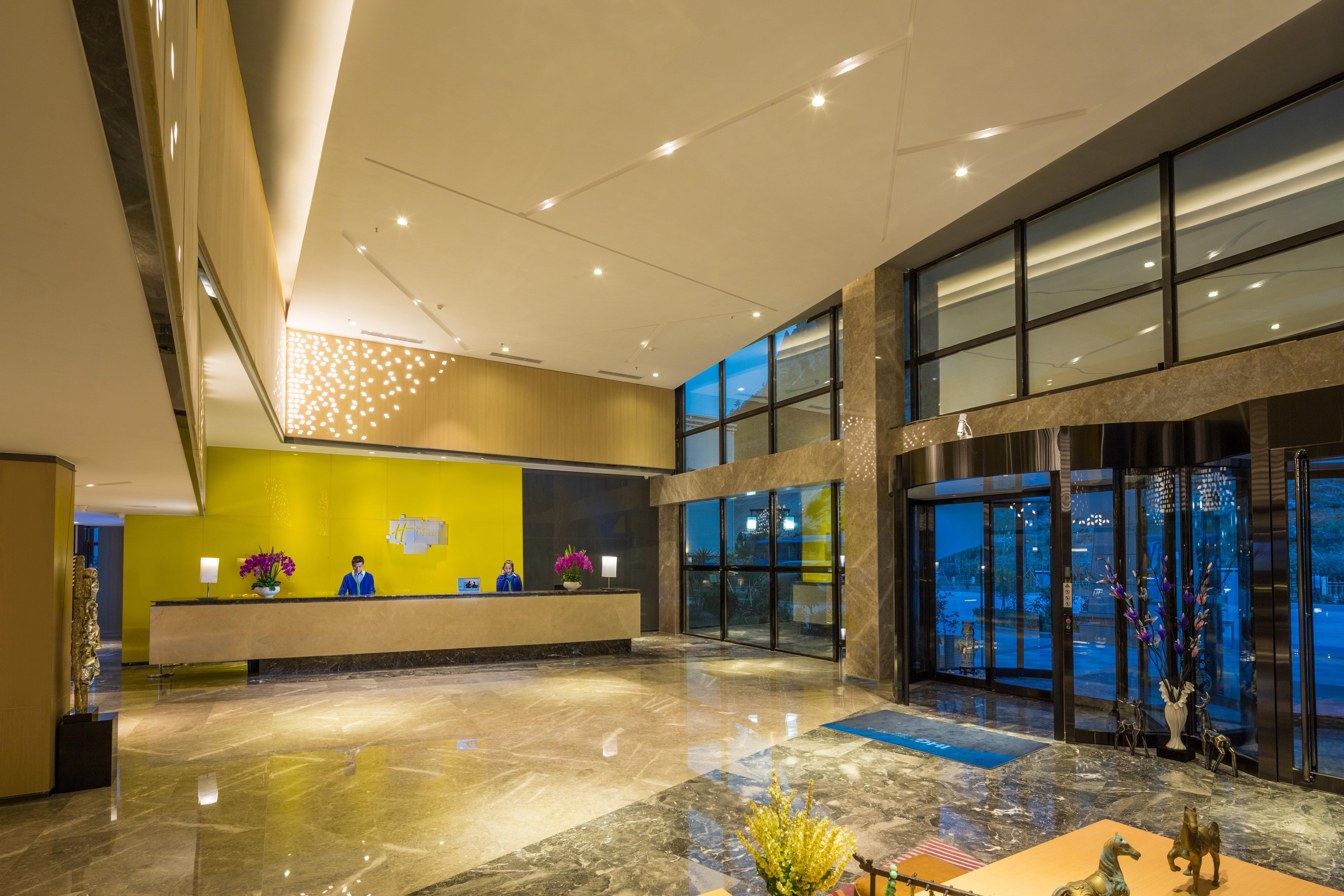 Holiday Inn Express Daocheng Yading, An Ihg Hotel Bagian luar foto