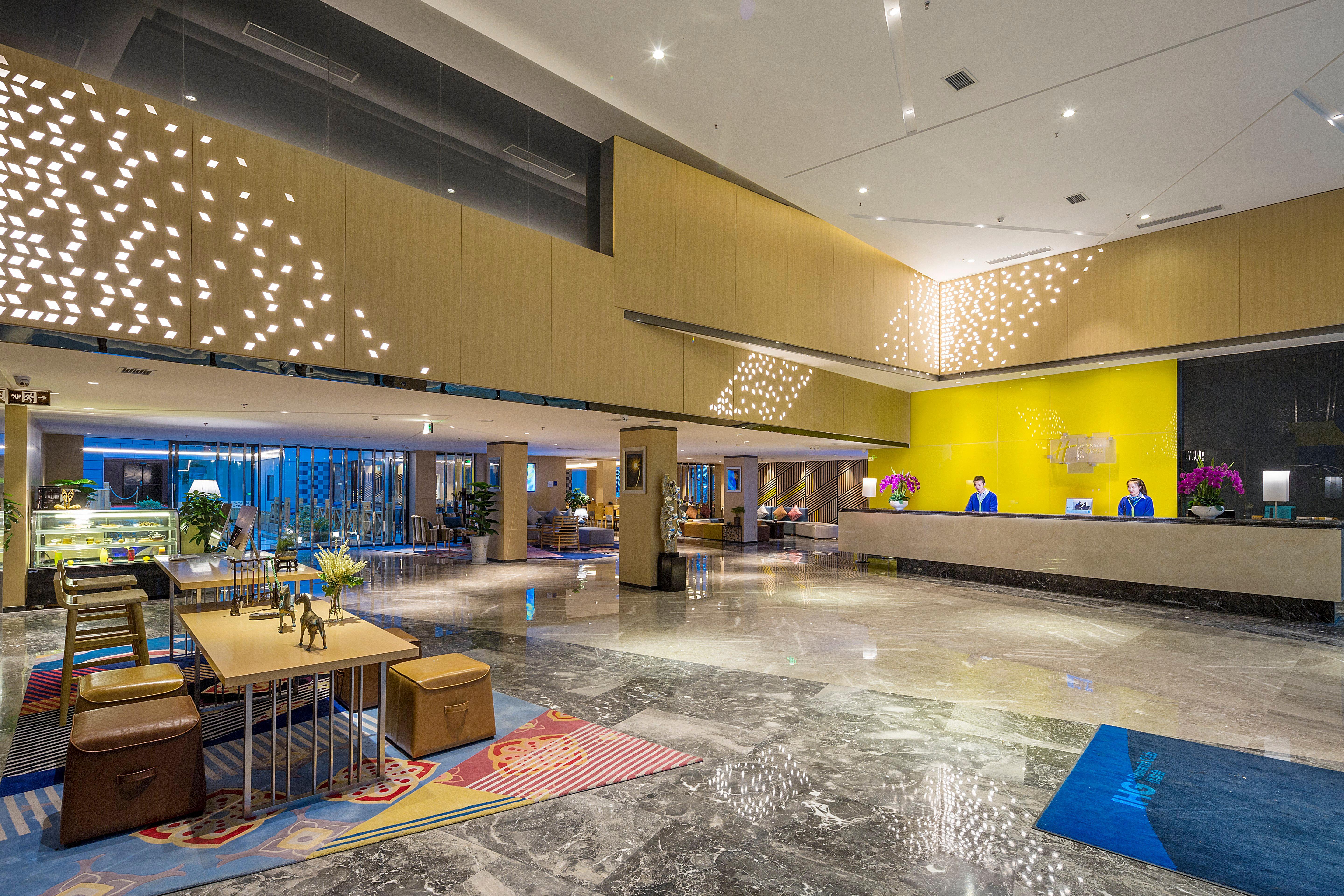 Holiday Inn Express Daocheng Yading, An Ihg Hotel Bagian luar foto
